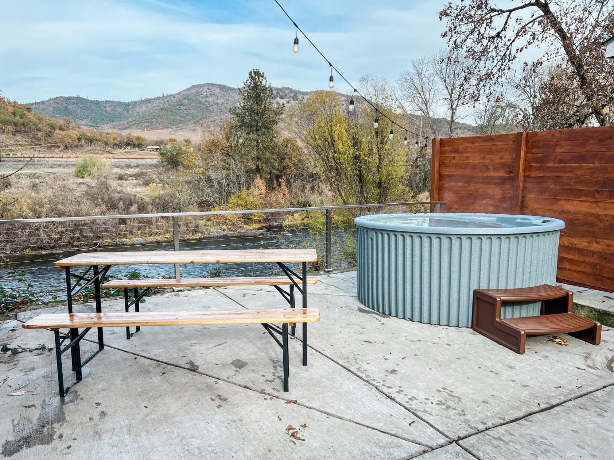 Rogue River Waterfront River Apartments מראה חיצוני תמונה